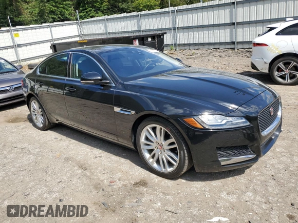 2017 Jaguar XF 35t Prestige with VIN SAJBK4BV5HCY26289, listed as a Copart auction lot 70569014 with 47,194 mi miles and Salvage Title. Bid and sale history available at carsss.com. Image 4.