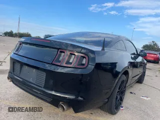2013 Ford Mustang V6 with VIN 1ZVBP8AMXD5275997, listed as a Copart auction lot 80135514 with 184,765 mi miles and Clean Title. Bid and sale history available at carsss.com. Image 4.