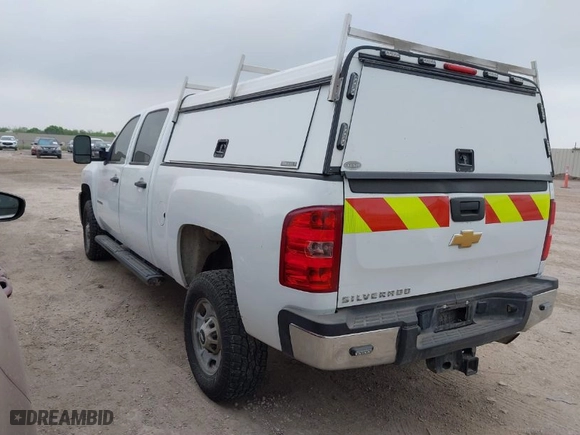 2014 Chevrolet Silverado 2500HD Work Truck with VIN 1GC1CVCGXEF140238, listed as a IAAI auction lot 41931177 with 106,803 mi miles. Bid and sale history available at carsss.com. Image 3.