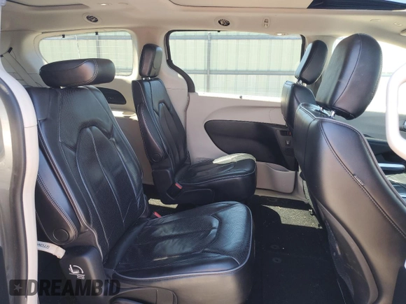 2018 Chrysler Pacifica Limited with VIN 2C4RC1GG6JR314444, listed as a Copart auction lot 54577185 with 102,022 mi miles and Salvage title. Bid and sale history available at DreamBid. Image 11.