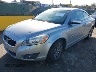2012 Volvo C70 T5 with VIN YV1672MCXCJ130785, listed as a IAAI auction lot 41589949 with 152,646 mi miles. Bid and sale history available at carsss.com. Image 2.