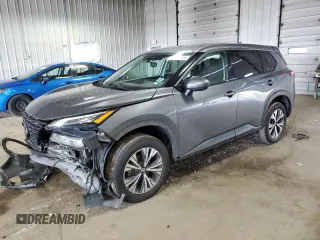 2021 Nissan Rogue SV z VIN 5N1AT3BB3MC777994, wystawiony jako Copart lot #53958915 z przebiegiem 91 399 mil mil oraz Szkoda całkowita • Salvage title. Historia ofert i sprzedaży dostępna na DreamBid. Obrazek 1.