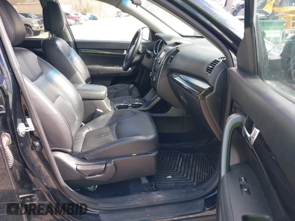 2013 Kia Sorento EX with VIN 5XYKU3A66DG331196, listed as a IAAI auction lot 41714474 with 139,250 mi miles and . Bid and sale history available at DreamBid. Image 5.