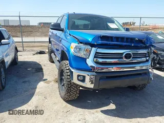 2016 Toyota Tundra SR5 z VIN 5TFDW5F15GX579467, wystawiony jako IAAI lot #41989531 z przebiegiem 38 342 mil mil oraz . Historia ofert i sprzedaży dostępna na DreamBid. Obrazek 1.
