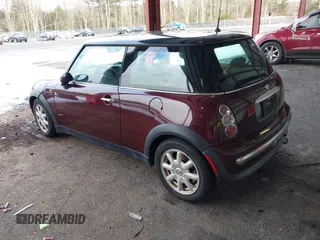 2003 MINI Hardtop с VIN WMWRC33473TC39868, выставлен на аукционе IAAI как лот 41279678 с пробегом 162 005 миль миль и . История ставок и продаж доступна на DreamBid. Изображение 3.