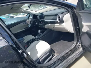 2022 Kia Forte LXS z VIN 3KPF24AD8NE419189, wystawiony jako IAAI lot #41983931 z przebiegiem 120 000 mil mil oraz . Historia ofert i sprzedaży dostępna na DreamBid. Obrazek 5.