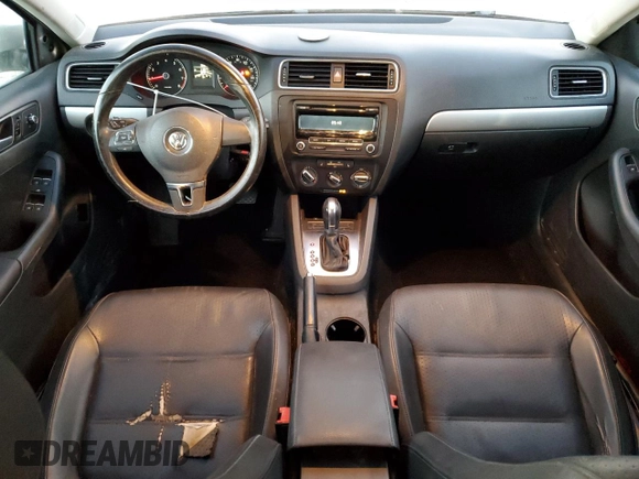 2014 Volkswagen Jetta Sedan SE w/Connectivity with VIN 3VWD07AJ2EM287117, listed as a Copart auction lot 84093024 with 104,477 mi miles and Salvage Title. Bid and sale history available at carsss.com. Image 8.
