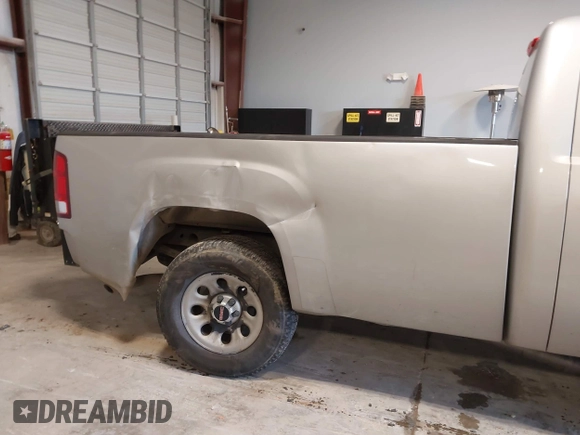 2011 GMC Sierra 1500 Work Truck z VIN 1GTN1TE09BZ409111, wystawiony jako IAAI lot #41598391 z przebiegiem 125 747 mil mil oraz . Historia ofert i sprzedaży dostępna na DreamBid. Obrazek 8.