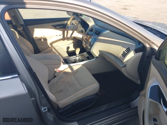 2015 Nissan Altima 2.5 with VIN 1N4AL3AP9FC115766, listed as a IAAI auction lot 41961170 with 154,820 mi miles. Bid and sale history available at carsss.com. Image 5.