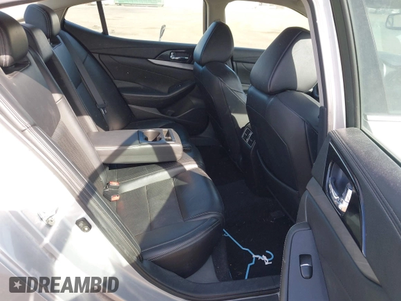 2018 Nissan Maxima S with VIN 1N4AA6AP1JC378429, listed as a IAAI auction lot 42138972 with 112,577 mi miles and . Bid and sale history available at DreamBid. Image 8.