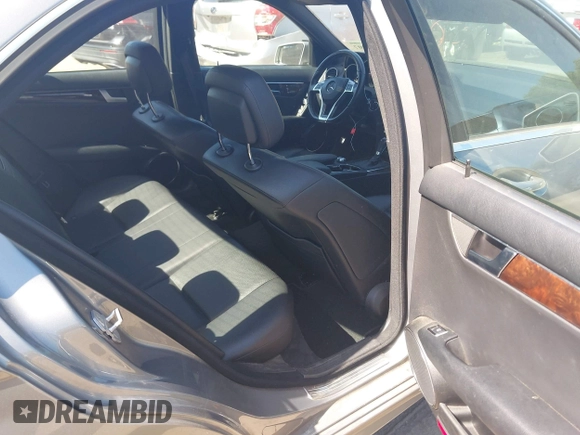 2013 Mercedes-Benz C 300 Sport с VIN WDDGF8AB0DA822279, выставлен на аукционе IAAI как лот 42551907 с пробегом 115 854 миль миль и . История ставок и продаж доступна на DreamBid. Изображение 8.