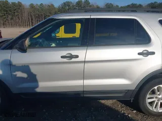 2015 Ford Explorer with VIN 1FM5K7B89FGA25454, listed as a IAAI auction lot 41716632 with 136,096 mi miles. Bid and sale history available at carsss.com. Image 14.