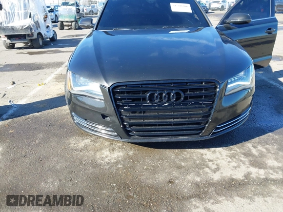 2011 Audi A8 z VIN WAURVAFD6BN019339, wystawiony jako IAAI lot #41560306 z przebiegiem 123 726 mil mil oraz . Historia ofert i sprzedaży dostępna na DreamBid. Obrazek 6.