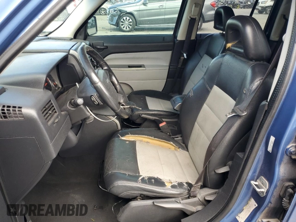 2007 Jeep Patriot Limited z VIN 1J8FF48W37D286057, wystawiony jako Copart lot #54796445 z przebiegiem 182 696 mil mil oraz Szkoda całkowita • Salvage title. Historia ofert i sprzedaży dostępna na DreamBid. Obrazek 7.