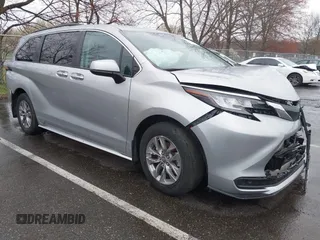 2023 Toyota Sienna LE z VIN 5TDKRKEC6PS148710, wystawiony jako IAAI lot #41944735 z przebiegiem 30 630 mil mil oraz . Historia ofert i sprzedaży dostępna na DreamBid. Obrazek 1.