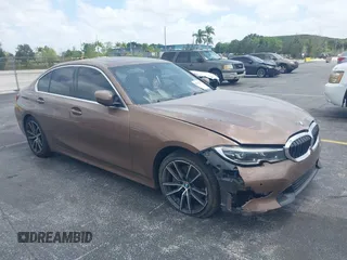 2020 BMW 3 Series 330i z VIN WBA5R1C05LFH82648, wystawiony jako IAAI lot #42112217 z przebiegiem 99 087 mil mil oraz . Historia ofert i sprzedaży dostępna na DreamBid. Obrazek 1.
