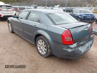 2005 Chrysler 300 Touring z VIN 2C3JA53G75H652158, wystawiony jako IAAI lot #42113134 z przebiegiem 167 569 mil mil oraz . Historia ofert i sprzedaży dostępna na DreamBid. Obrazek 1.
