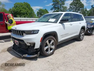 2021 Jeep Grand Cherokee Limited z VIN 1C4RJJBG1M8136228, wystawiony jako IAAI lot #42022735 z przebiegiem 82 017 mil mil oraz . Historia ofert i sprzedaży dostępna na DreamBid. Obrazek 2.