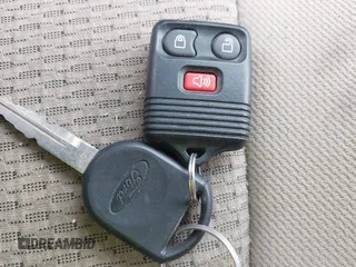 2009 Ford F-150 XL с VIN 1FTRF12899KB32240, выставлен на аукционе IAAI как лот 42437862 с пробегом 174 045 миль миль и . История ставок и продаж доступна на DreamBid. Изображение 11.