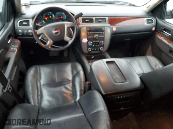 2013 GMC Yukon XL SLT with VIN 1GKS2KE70DR337150, listed as a Copart auction lot 84337864 with 250,321 mi miles and Clean Title. Bid and sale history available at carsss.com. Image 8.