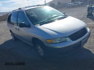 2000 Chrysler Voyager SE z VIN 1C4GJ44R0YB777399, wystawiony jako IAAI lot #42338359 z przebiegiem Nie podano mil oraz . Historia ofert i sprzedaży dostępna na DreamBid. Obrazek 1.