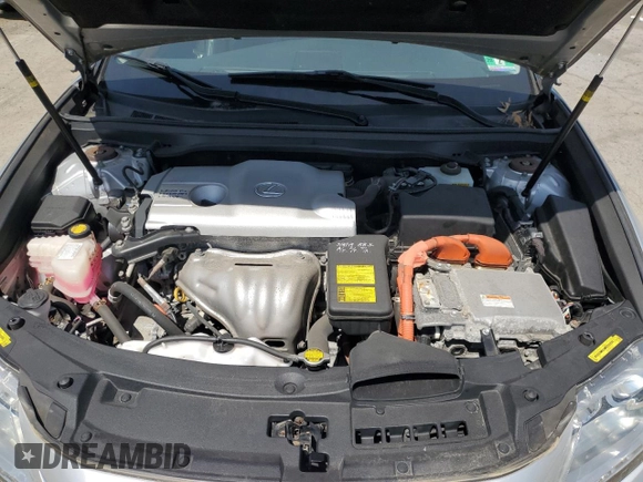 2014 Lexus ES 300h z VIN JTHBW1GG5E2051021, wystawiony jako Copart lot #56654705 z przebiegiem Nie podano mil oraz Szkoda całkowita • Salvage title. Historia ofert i sprzedaży dostępna na DreamBid. Obrazek 11.