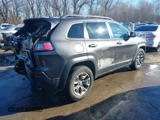2019 Jeep Cherokee Trailhawk Elite with VIN 1C4PJMBX9KD369142, listed as a IAAI auction lot 41337108 with 66,780 mi miles. Bid and sale history available at carsss.com. Image 4.