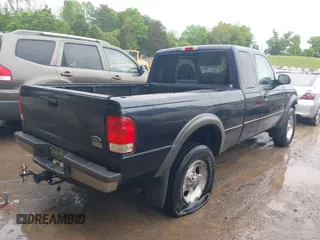 2000 Ford Ranger XLT with VIN 1FTZR15X2YTA80288, listed as a IAAI auction lot 42088424 with 271,049 mi miles. Bid and sale history available at carsss.com. Image 4.