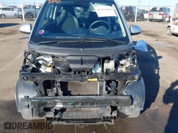 2015 Smart fortwo Passion z VIN WMEEJ3BA7FK805194, wystawiony jako IAAI lot #41676265 z przebiegiem 47 096 mil mil oraz . Historia ofert i sprzedaży dostępna na DreamBid. Obrazek 13.