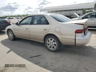 1998 Toyota Camry LE z VIN JT2BF28K4W0114447, wystawiony jako Copart lot #50846275 z przebiegiem 288 989 mil mil oraz Szkoda całkowita • Salvage title. Historia ofert i sprzedaży dostępna na DreamBid. Obrazek 2.