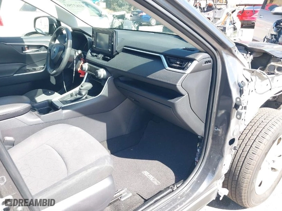2019 Toyota RAV4 XLE with VIN JTMW1RFV4KJ011997, listed as a IAAI auction lot 41637563 with 55,326 mi miles. Bid and sale history available at carsss.com. Image 5.