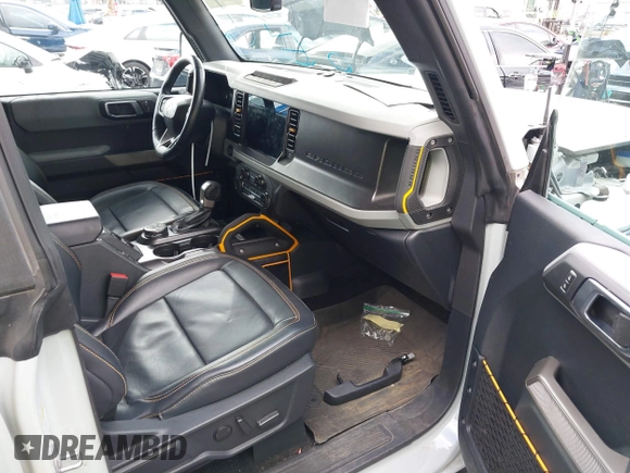 2023 Ford Bronco с VIN 1FMEE5DP0PLA97359, выставлен на аукционе IAAI как лот 42130581 с пробегом 32 335 миль миль и . История ставок и продаж доступна на DreamBid. Изображение 5.