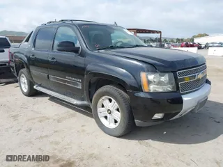 2011 Chevrolet Avalanche LT with VIN 3GNTKFE39BG119720, listed as a IAAI auction lot 42036526 with 190,381 mi miles. Bid and sale history available at carsss.com. Image 1.