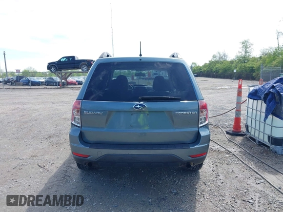 2009 Subaru Forester X с VIN JF2SH63689H780219, выставлен на аукционе IAAI как лот 42202790 с пробегом 188 288 миль миль и . История ставок и продаж доступна на DreamBid. Изображение 16.