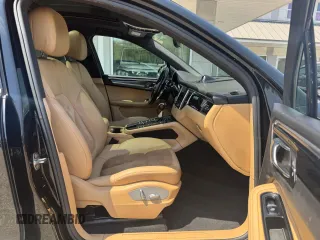 2017 Porsche Macan with VIN WP1AA2A58HLB80795, listed as a Copart auction lot 57095985 with 140,370 mi miles and Clean title. Bid and sale history available at DreamBid. Image 5.