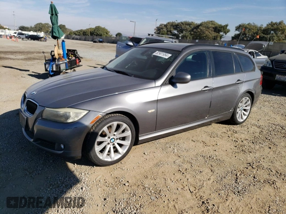 2011 BMW 3 Series 328i with VIN WBAUT9C52BA191581, listed as a Copart auction lot 82901954 with 164,378 mi miles and Clean title. Bid and sale history available at DreamBid. Image 1.