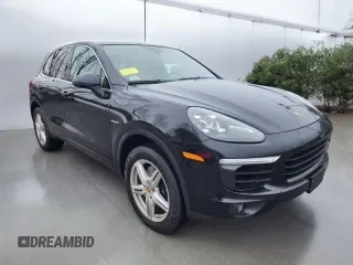 2016 Porsche Cayenne S E-Hybrid z VIN WP1AE2A23GLA63912, wystawiony jako Copart lot #49523665 z przebiegiem 114 237 mil mil oraz Czysty tytuł • Clean title. Historia ofert i sprzedaży dostępna na DreamBid. Obrazek 1.