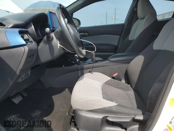 2019 Toyota C-HR XLE z VIN NMTKHMBX5KR079425, wystawiony jako Copart lot #57315345 z przebiegiem 109 441 mil mil oraz Szkoda całkowita • Salvage title. Historia ofert i sprzedaży dostępna na DreamBid. Obrazek 7.