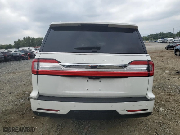 2020 Lincoln Navigator L Reserve with VIN 5LMJJ3LT5LEL06989, listed as a Copart auction lot 69583344 with 31,688 mi miles and Salvage Title. Bid and sale history available at carsss.com. Image 6.