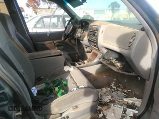 1996 Ford Explorer XL с VIN 1FMDU32X0TUA49001, выставлен на аукционе IAAI как лот 38337715 с пробегом 240 331 миль миль и . История ставок и продаж доступна на DreamBid. Изображение 5.
