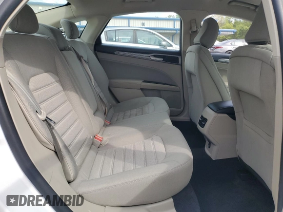 2020 Ford Fusion Hybrid SE with VIN 3FA6P0LUXLR184992, listed as a Copart auction lot 52674565 with 59,742 mi miles and Salvage Title. Bid and sale history available at carsss.com. Image 10.