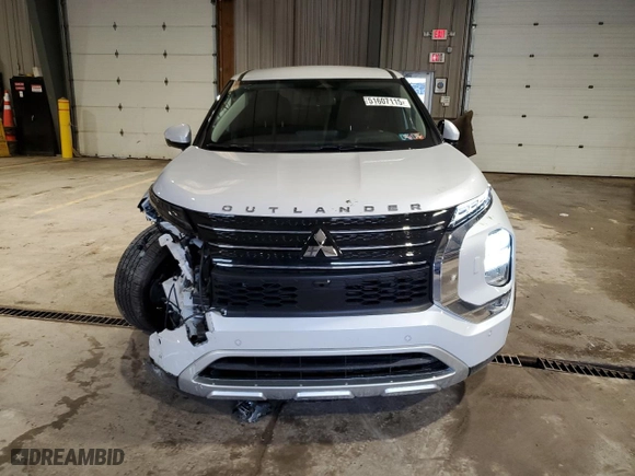 2024 Mitsubishi Outlander SE with VIN JA4J4VA85RZ054097, listed as a Copart auction lot 51607115 with 5,692 mi miles and Salvage Title. Bid and sale history available at carsss.com. Image 5.
