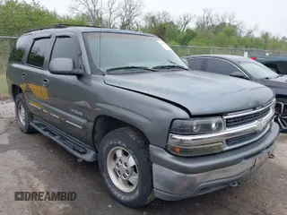 2002 Chevrolet Tahoe LT with VIN 1GNEC13Z02R243052, listed as a IAAI auction lot 41909540 with 360,010 mi miles. Bid and sale history available at carsss.com. Image 1.