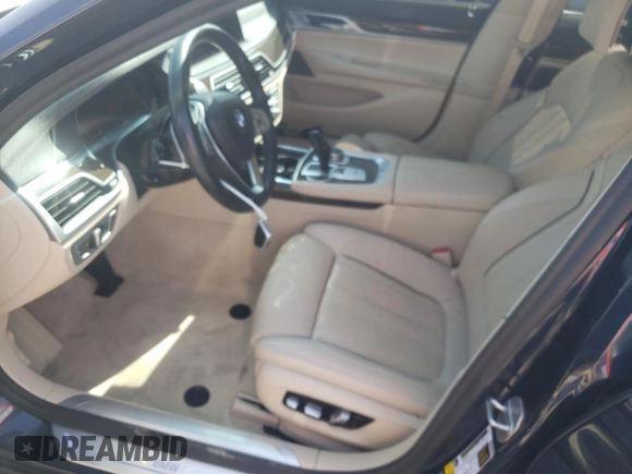 2020 BMW 7 Series 750i xDrive with VIN WBA7U2C04LCD70929, listed as a Copart auction lot 69319703 with 21,729 mi miles. Bid and sale history available at carsss.com. Image 7.