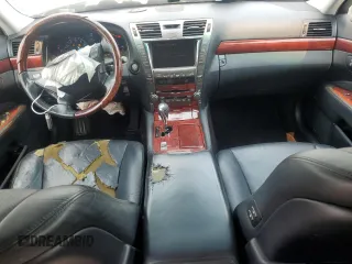2008 Lexus LS 460 z VIN JTHBL46F985055496, wystawiony jako Copart lot #53060695 z przebiegiem 239 488 mil mil oraz Szkoda całkowita • Salvage title. Historia ofert i sprzedaży dostępna na DreamBid. Obrazek 8.