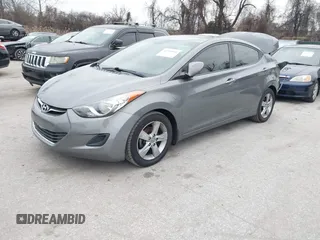 2013 Hyundai Elantra GLS z VIN 5NPDH4AE8DH383903, wystawiony jako IAAI lot #41104952 z przebiegiem 98 747 mil mil oraz . Historia ofert i sprzedaży dostępna na DreamBid. Obrazek 2.