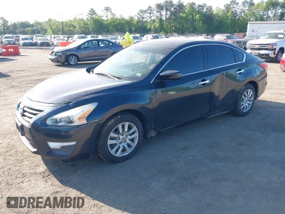 2013 Nissan Altima SV with VIN 1N4AL3AP0DN407193, listed as a IAAI auction lot 42152690 with 188,279 mi miles and . Bid and sale history available at carsss.com. Image 2.