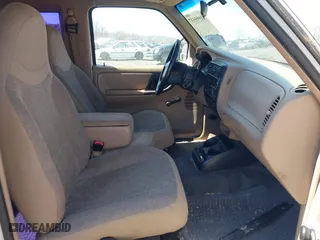 2000 Ford Ranger XL with VIN 1FTYR14V7YTA59819, listed as a IAAI auction lot 41995537 with 106,190 mi miles. Bid and sale history available at carsss.com. Image 5.