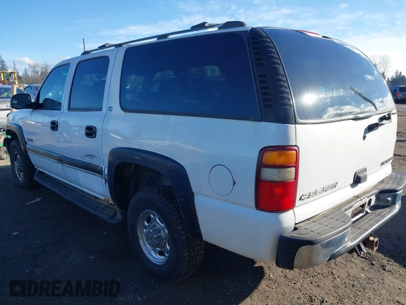 2000 Chevrolet Suburban LT with VIN 3GNGK26U9YG200551, listed as a IAAI auction lot 41527081 with 269,980 mi miles. Bid and sale history available at carsss.com. Image 3.
