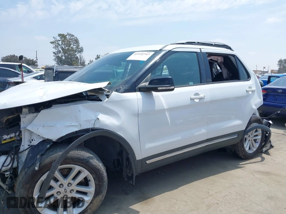 2017 Ford Explorer XLT with VIN 1FM5K7D89HGC85465, listed as a IAAI auction lot 42151342 with Not provided miles and . Bid and sale history available at DreamBid. Image 14.